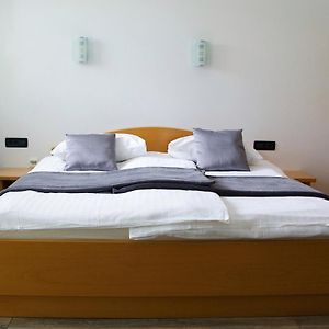 Rudi Hiti'S Guest House