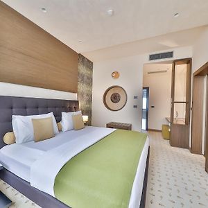 Atera Business Suites